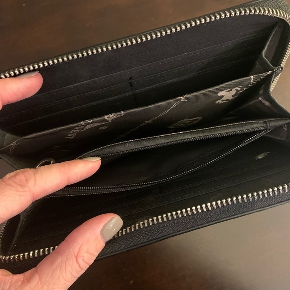 Black Montana West Clutch Wristlet - Picture 4 of 5